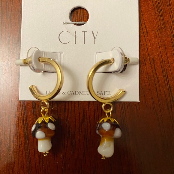 city boutique Jewelry - City boutique brown and gold mushroom earrings